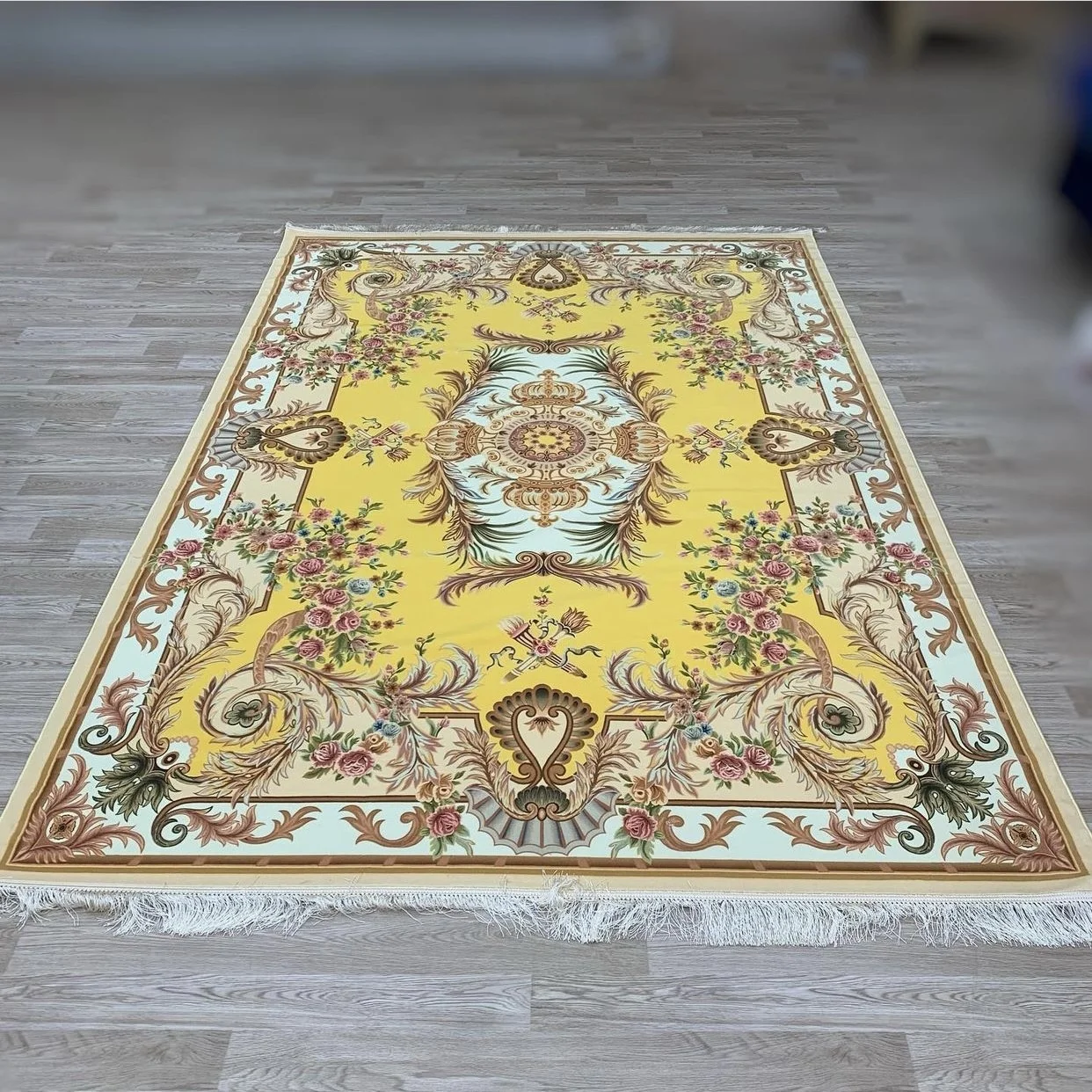 Iranian Machine Made Carpet-1200 Reeds