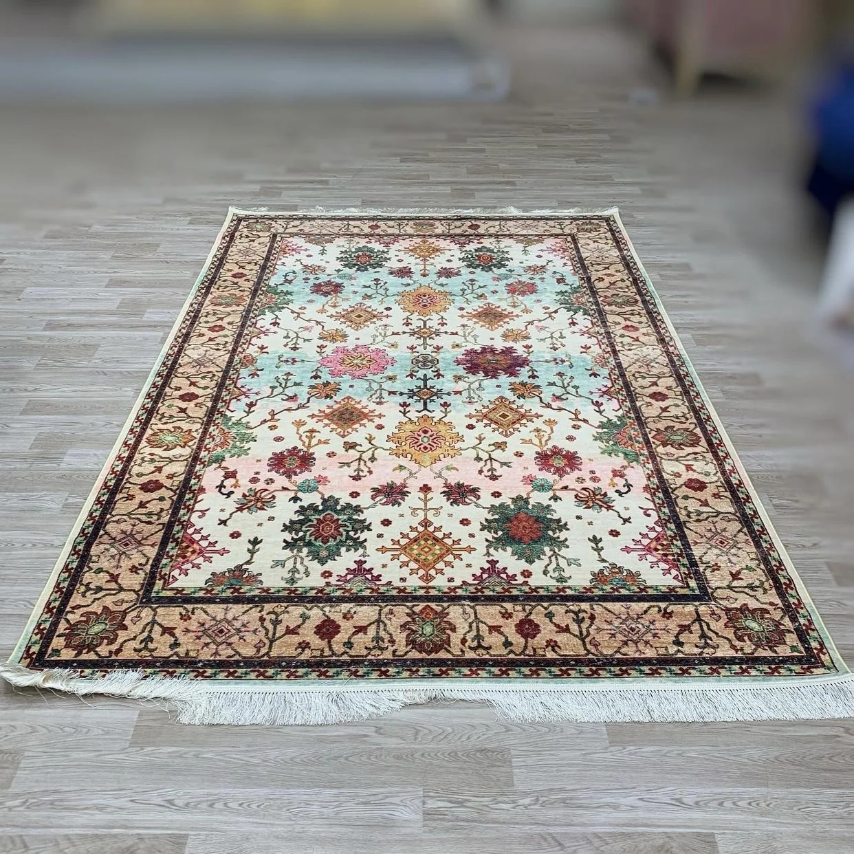 Iranian Machine Made Carpet-1200 Reeds