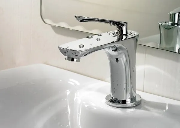 Single Handle Basin Mixer with Water Outlet,Cold & Hot Chrome Lavatory Vanity Basin Tap