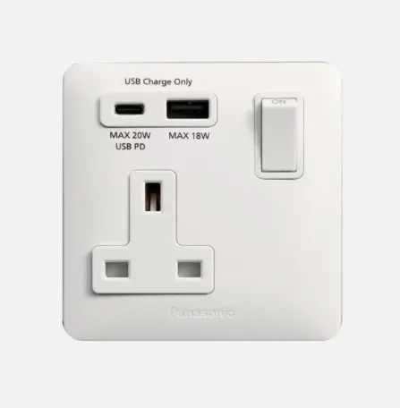 13A 1G DP SWITCHED SOCKET WITH INTEGRAL USB(A+C) SIMPLUS WHITE WSBC10162W - PANASONIC