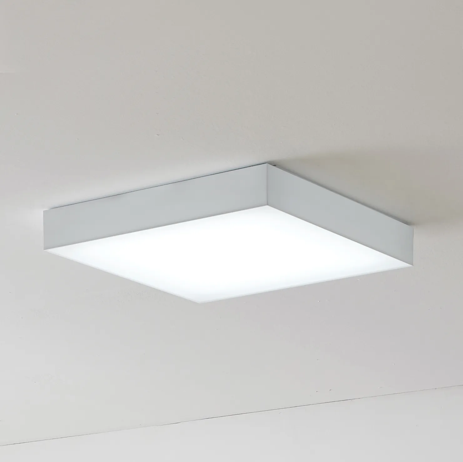 MELATONIN ASTEL DN ROOM LIGHTREMOTE CONTROL