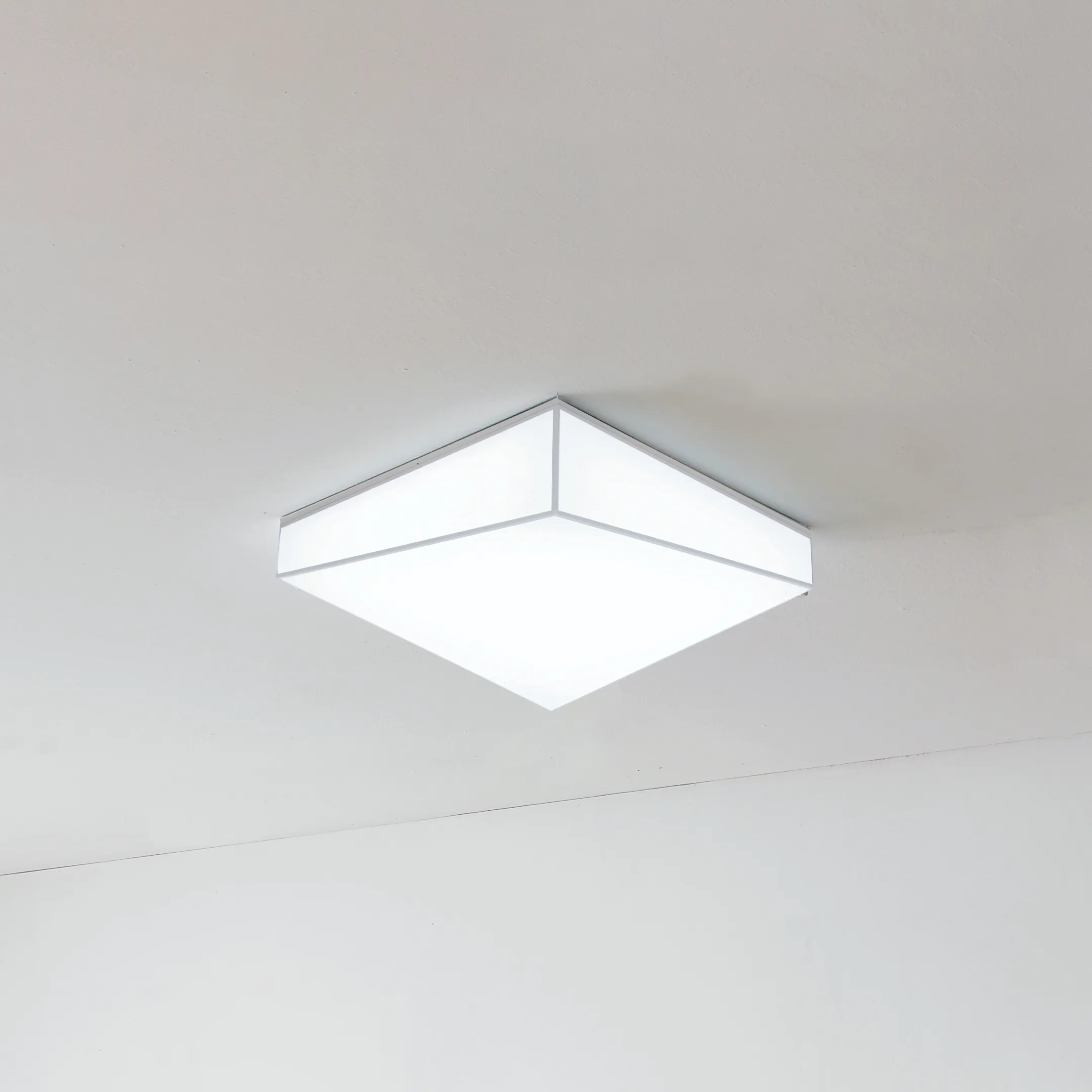 ARTSOL THREE DIMENSIONAL ROOM LIGHT