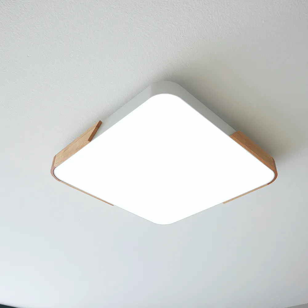 SIMPLE WOOD ROOM LIGHT